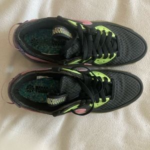 Nike Air 90 Size 7.5.